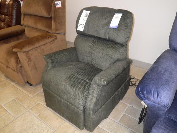 Golden Comforter Pr501 Series Lift Chair With Heat Massage